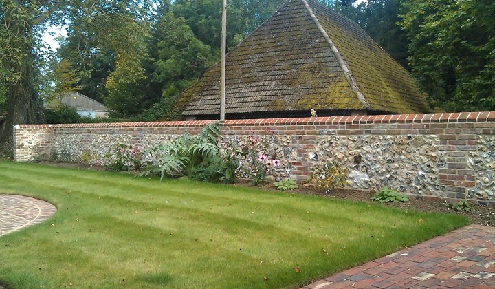 Garden wall random flint panels